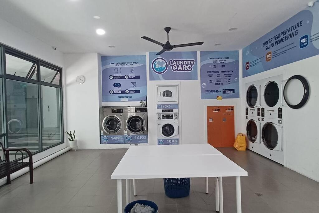 Homestay Arc Cozyhome Austin Hills 4-5Pax Johor Bahru Luaran gambar